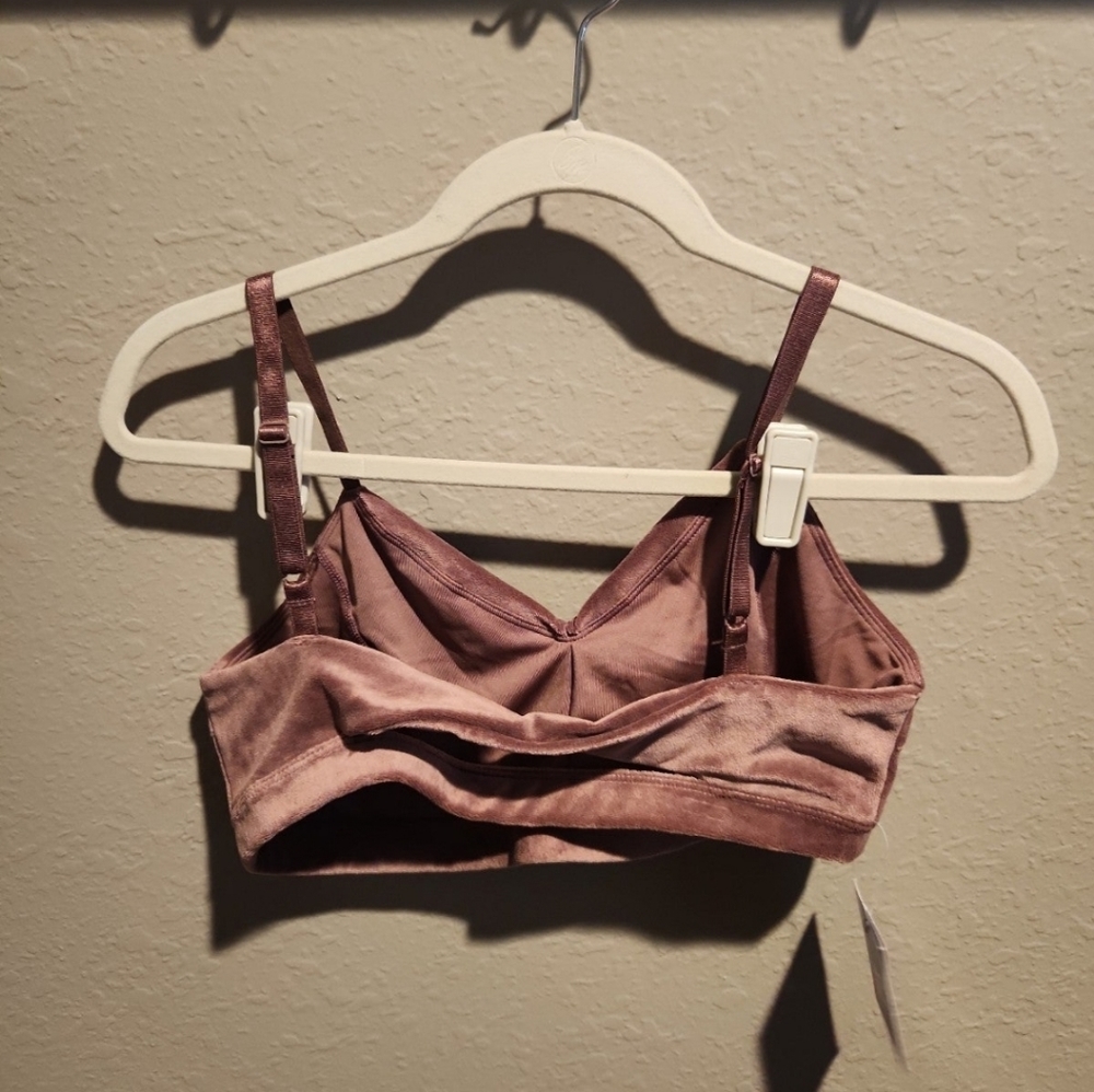 NWT crushed velvet joylab bra